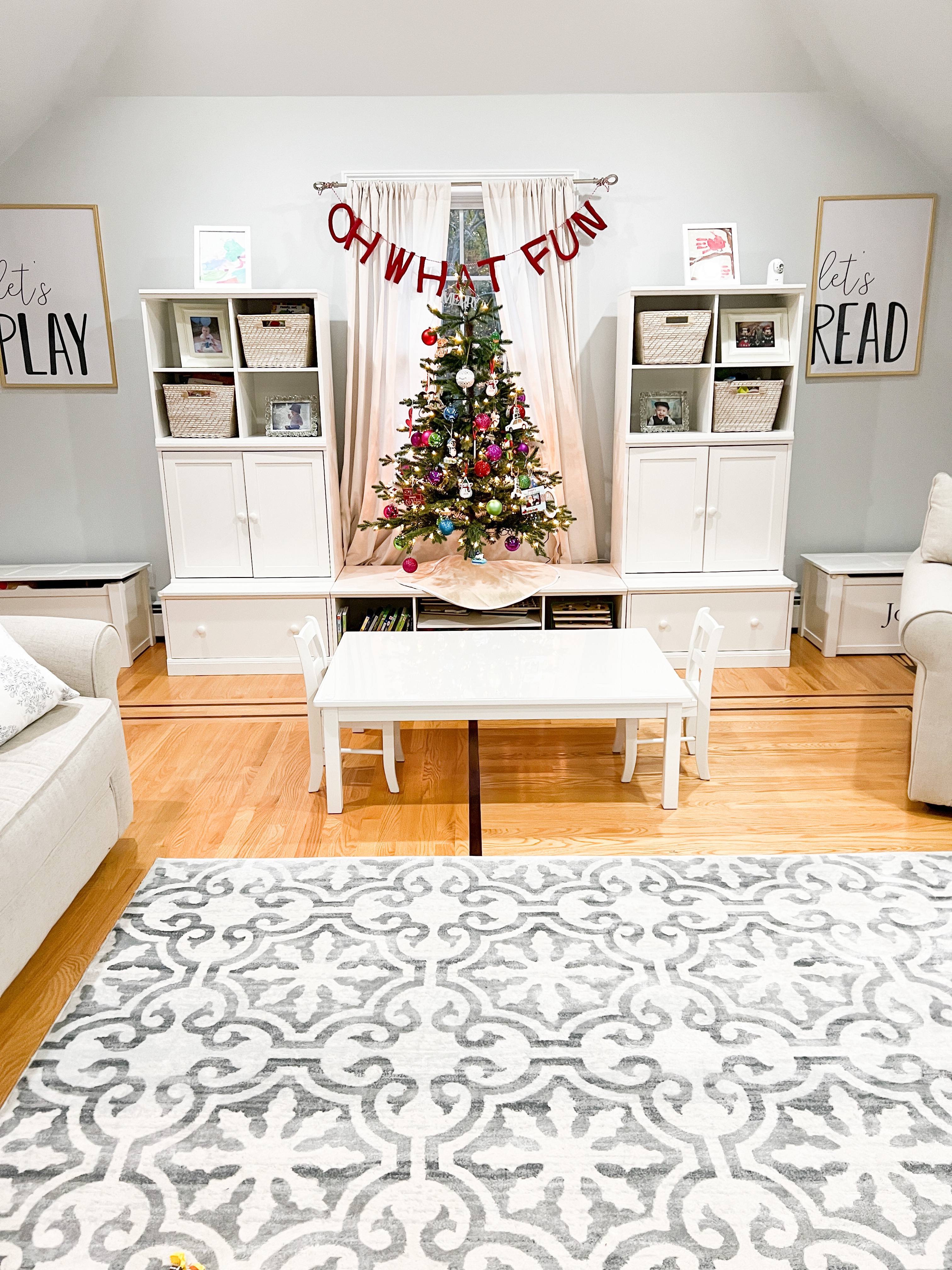 My 2021 Holiday Decor for playroom